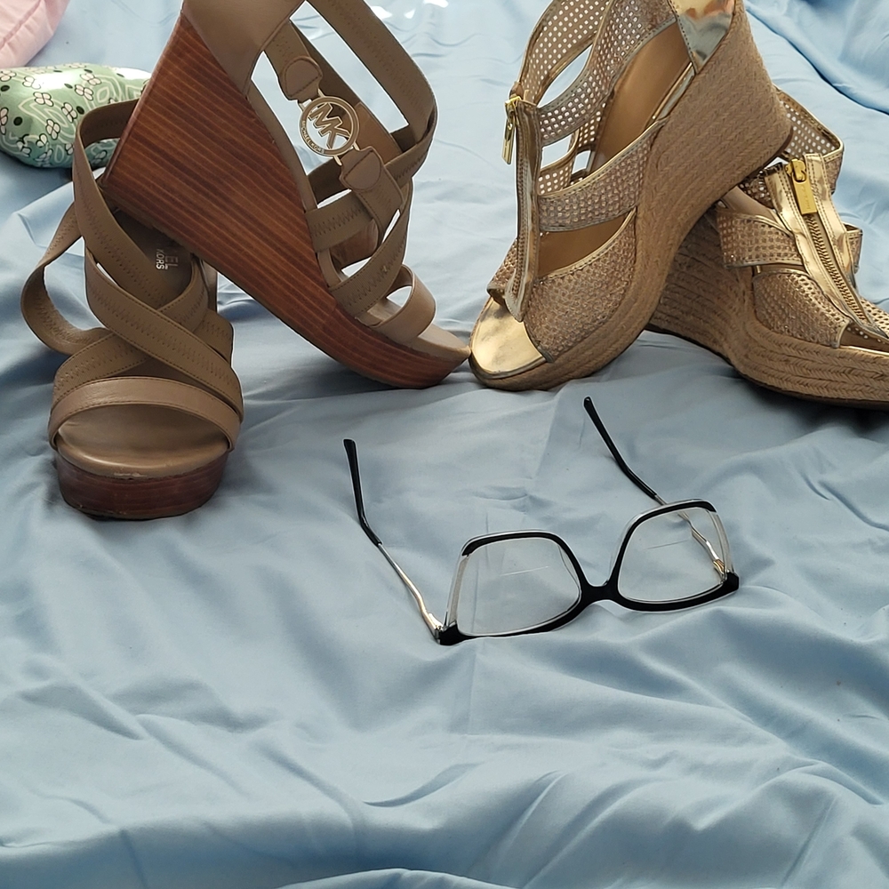 Only Gold Pair Available Michael Kors Tan And Gold Wedges